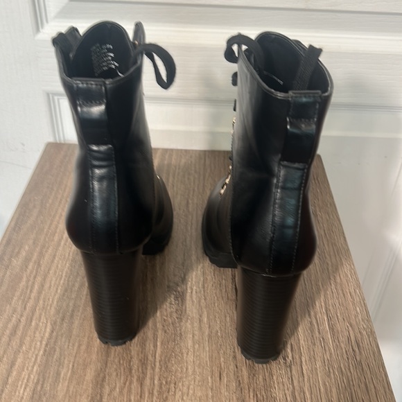 SHOEDAZZLE BLACK LACE UP HEELED BOOTS IN SIZE 7 - Picture 5 of 9